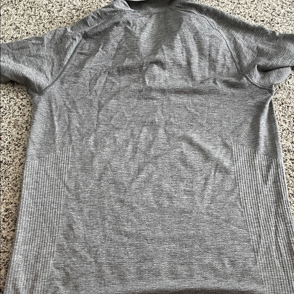 Lululemon gray vent collared shirt wicking material men’s size medium - Picture 6 of 6
